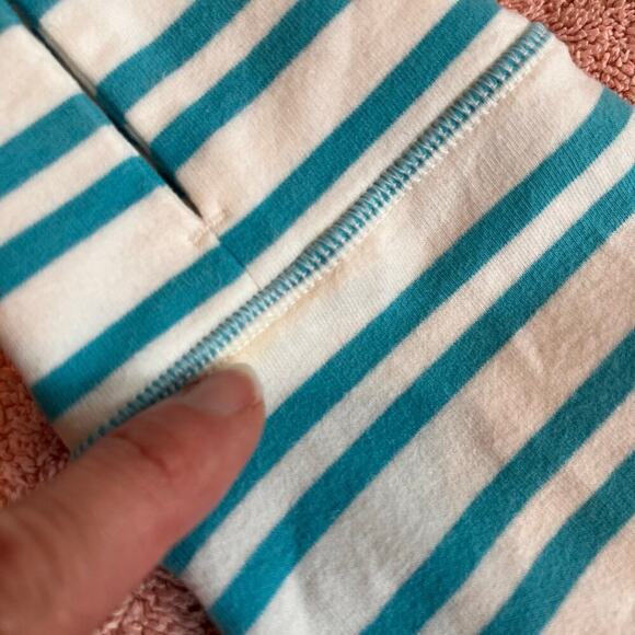 Lululemon Women's Voyage Pullover Top 100% Tencel Silk Blue Stripe Size 10 - Picture 5 of 6